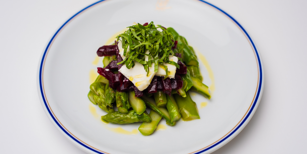 Asparagus and beetroots salad 